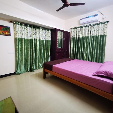 J2 Home Stay - Luxury Homes With Caravan Services Thiruvananthapuram Esterno foto