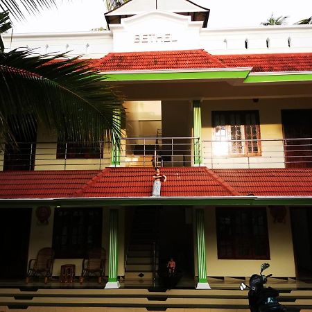 J2 Home Stay - Luxury Homes With Caravan Services Thiruvananthapuram Esterno foto