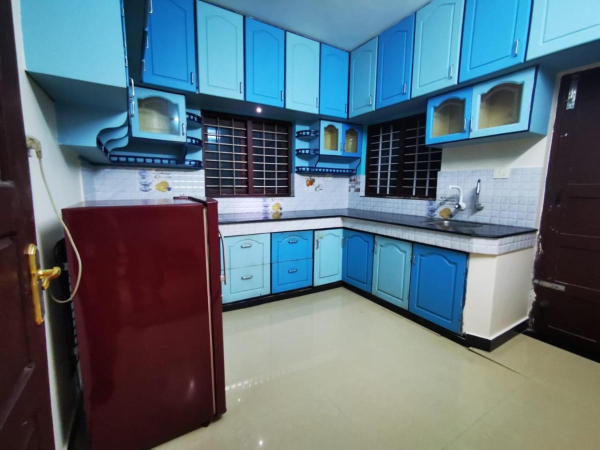 J2 Home Stay - Luxury Homes With Caravan Services Thiruvananthapuram Esterno foto