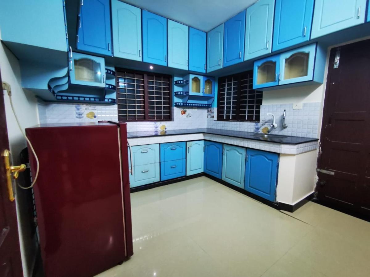 J2 Home Stay - Luxury Homes With Caravan Services Thiruvananthapuram Esterno foto