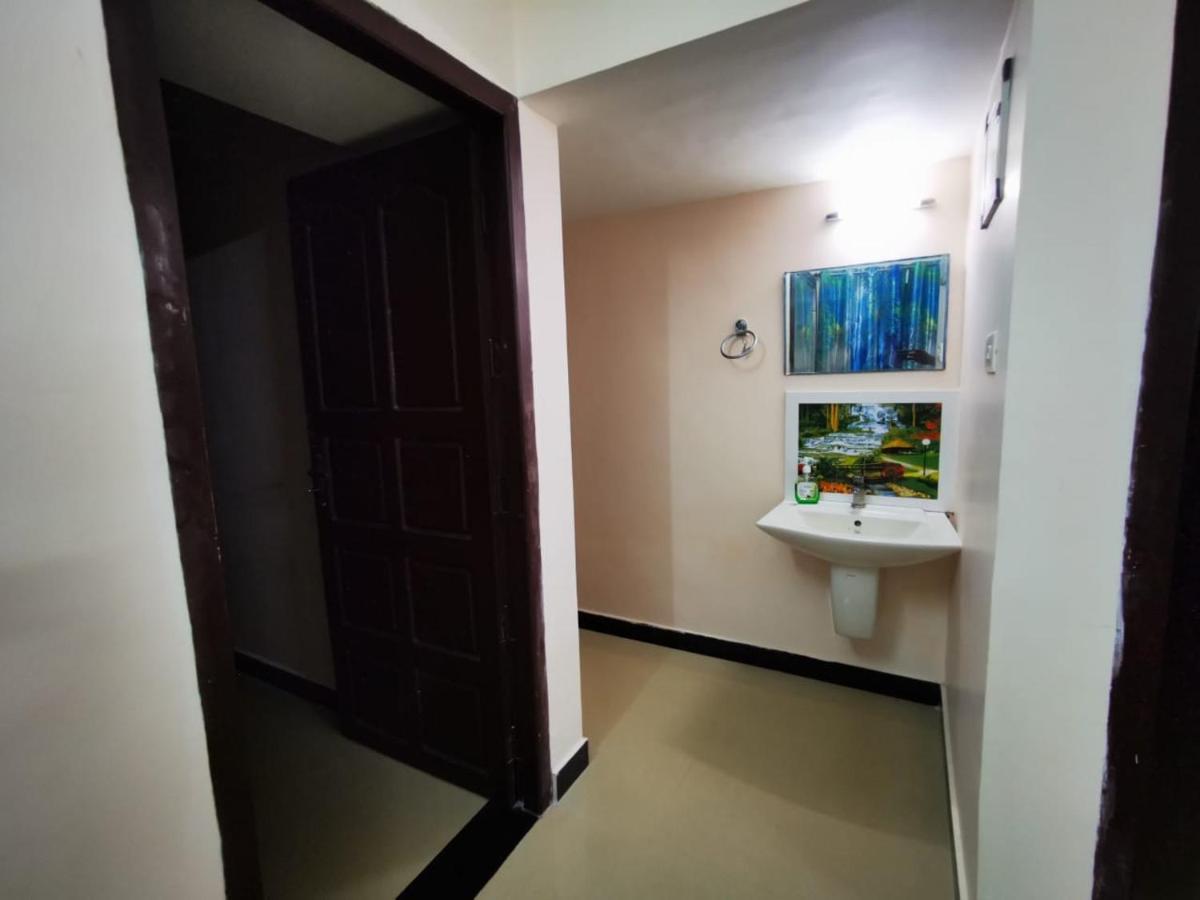 J2 Home Stay - Luxury Homes With Caravan Services Thiruvananthapuram Esterno foto