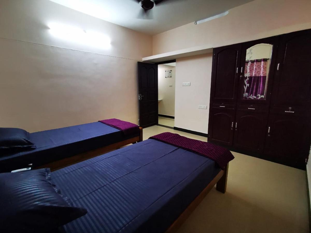 J2 Home Stay - Luxury Homes With Caravan Services Thiruvananthapuram Esterno foto