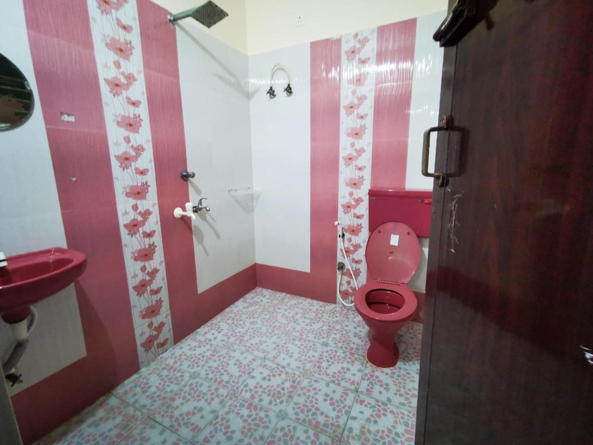 J2 Home Stay - Luxury Homes With Caravan Services Thiruvananthapuram Esterno foto