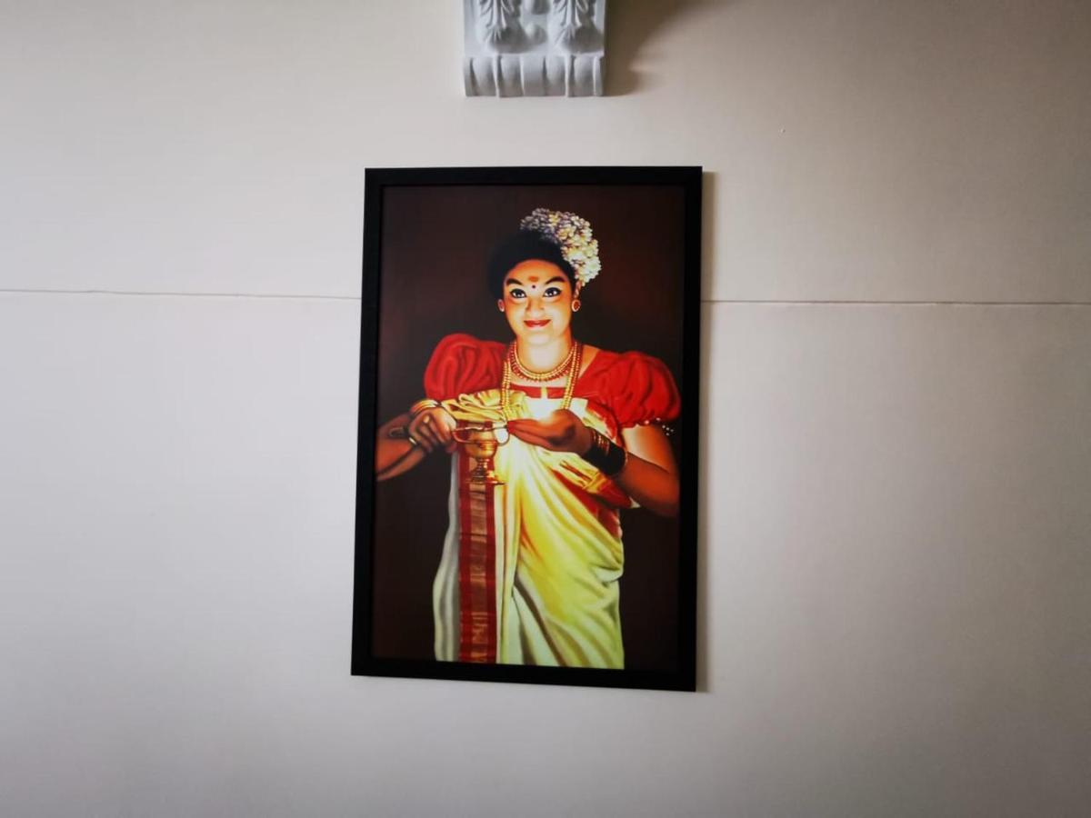 J2 Home Stay - Luxury Homes With Caravan Services Thiruvananthapuram Esterno foto