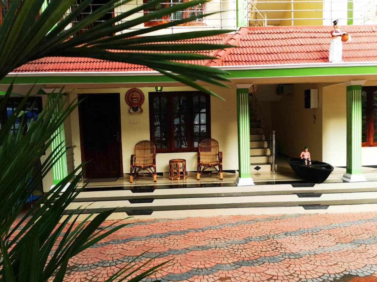 J2 Home Stay - Luxury Homes With Caravan Services Thiruvananthapuram Esterno foto