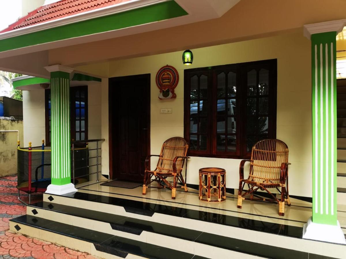 J2 Home Stay - Luxury Homes With Caravan Services Thiruvananthapuram Esterno foto