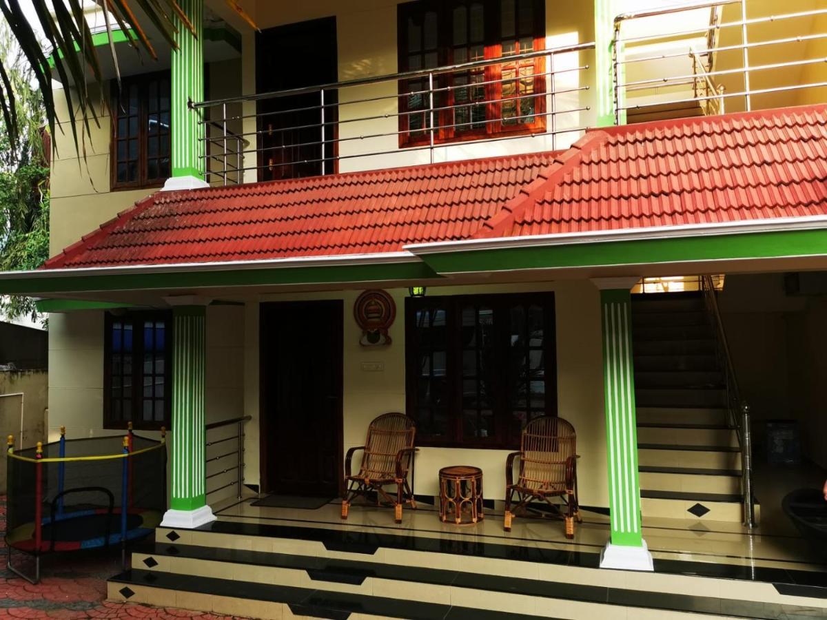 J2 Home Stay - Luxury Homes With Caravan Services Thiruvananthapuram Esterno foto